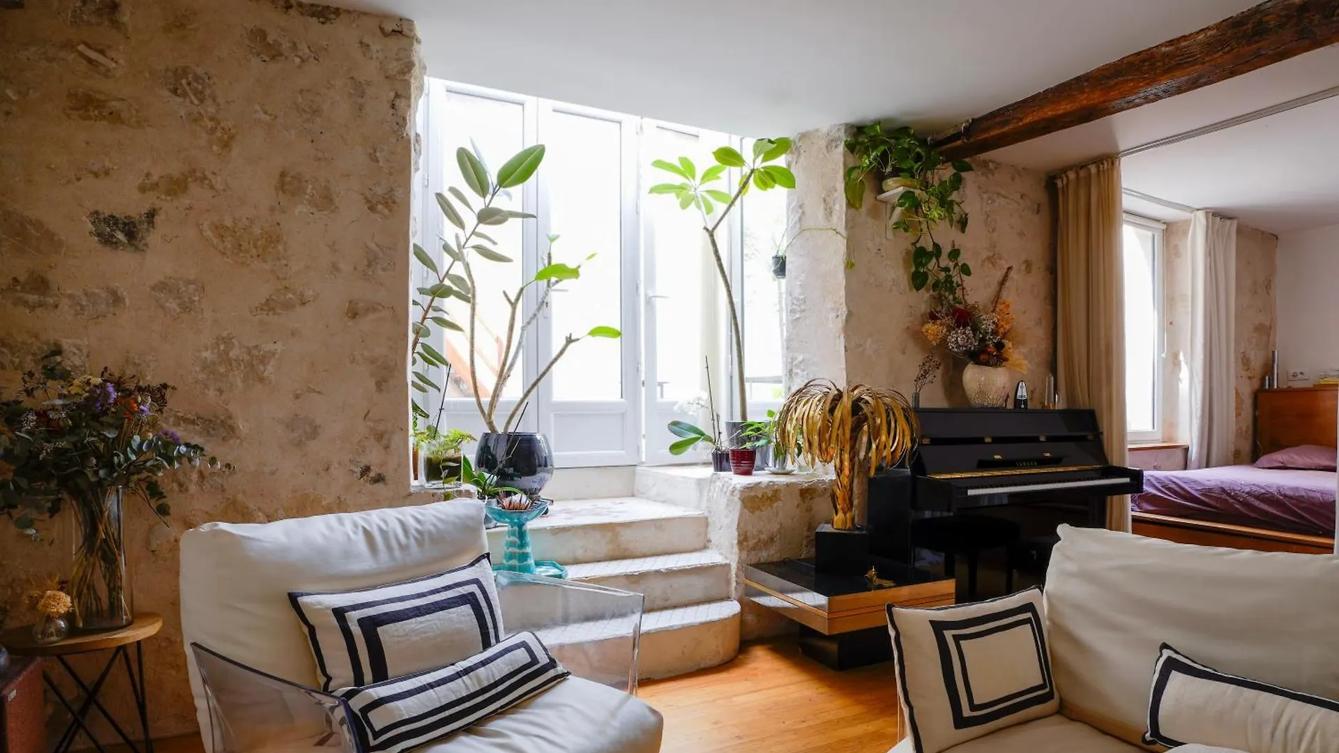 Chic With Private Terrace