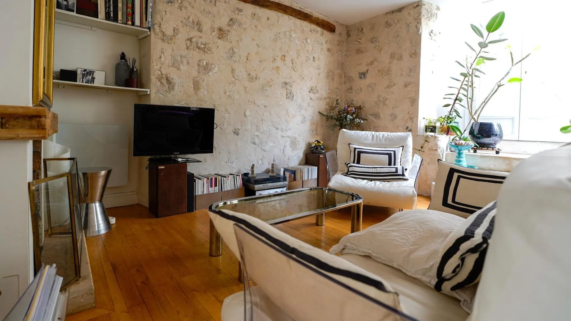 Chic With Private Terrace Apartment *
