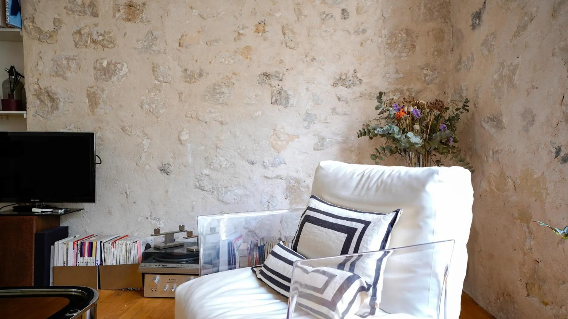 Chic With Private Terrace باريس